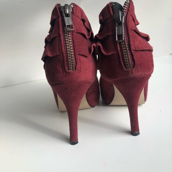 Burgundy Suede booties , Kesli Dagger, size 7 - Picture 5 of 5
